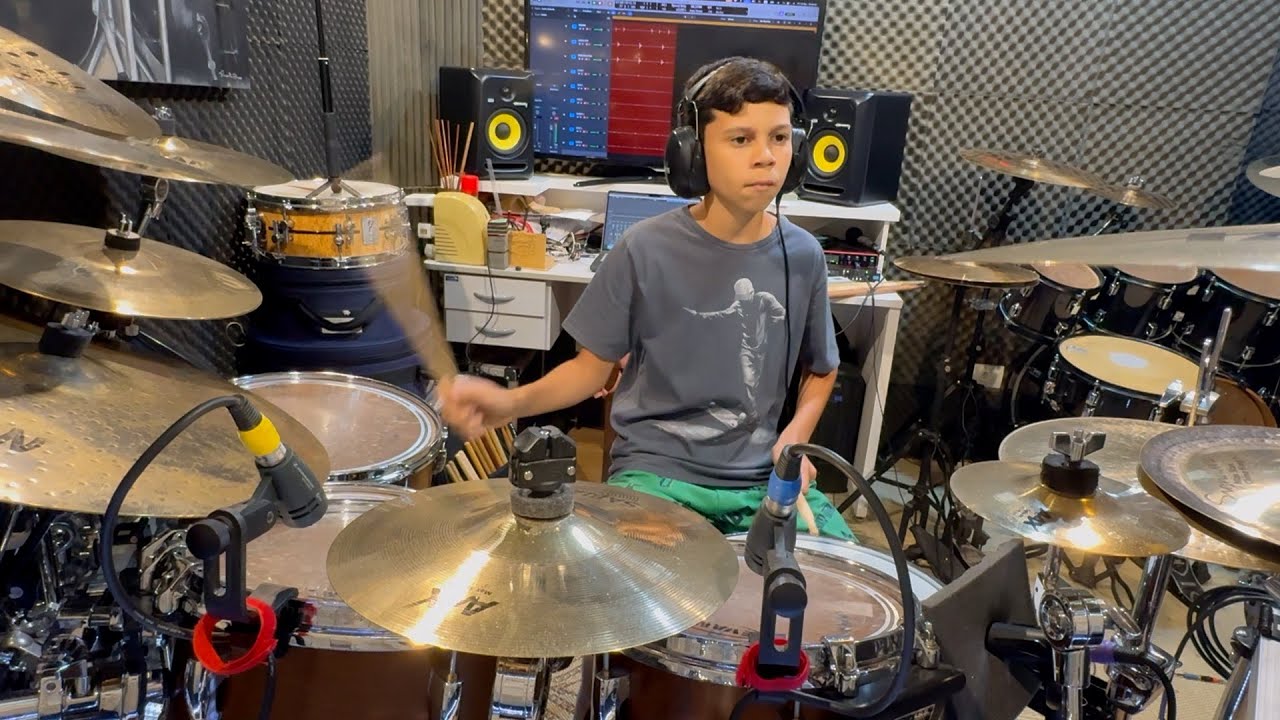 MURILO DO NASCIMENTO COUTRIM TOCANDO OLHOS CERTOS - DETONAUTAS (DRUM COVER)