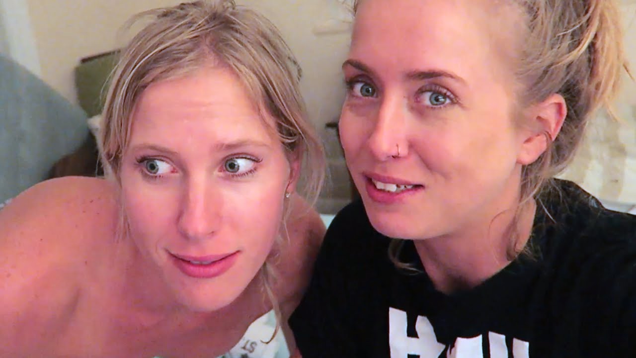 REALLY WEIRD SISTERS! (11.6.15 - Day 2382)