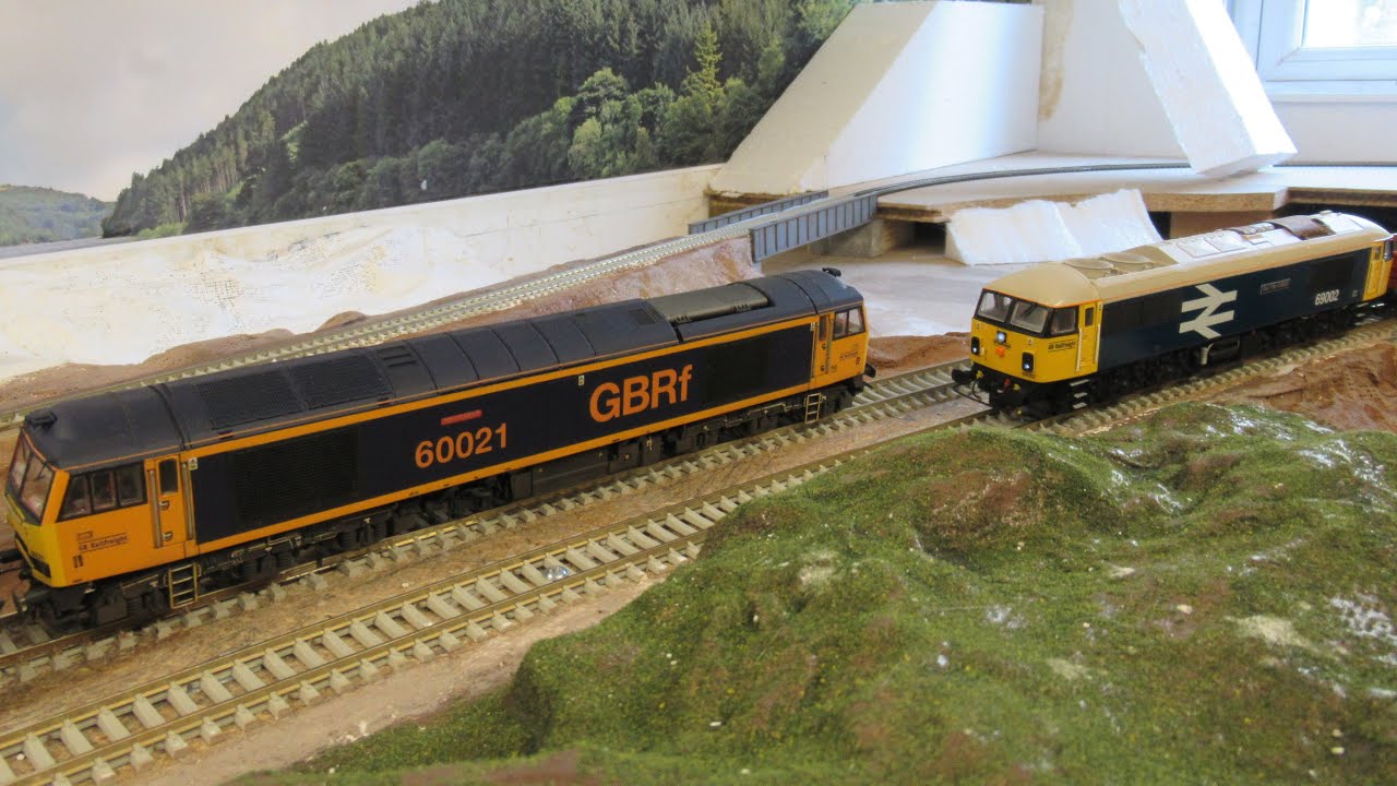 Badgers Cross modern image OO gauge dual helix DCC sound model railway. July 22 running session.