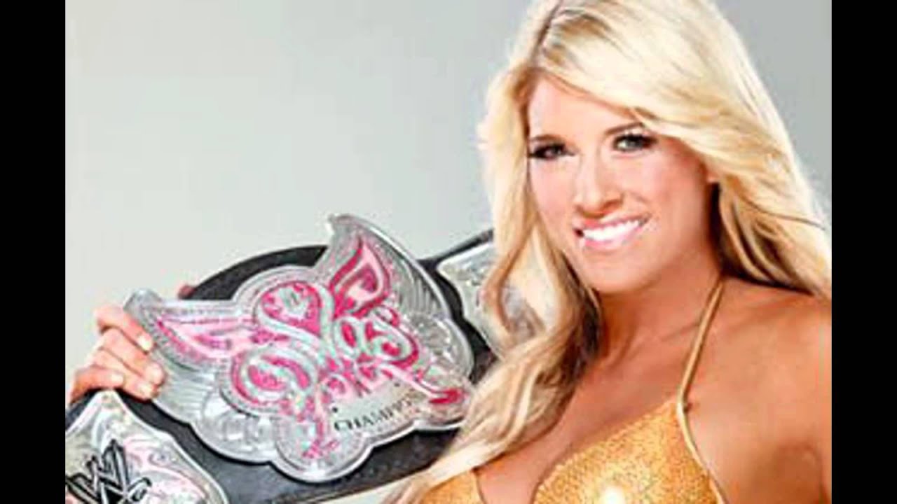 Kelly Kelly Theme Song, 'HOLLA!' 1080p HD with Arena Effects. =D w/Lyrics