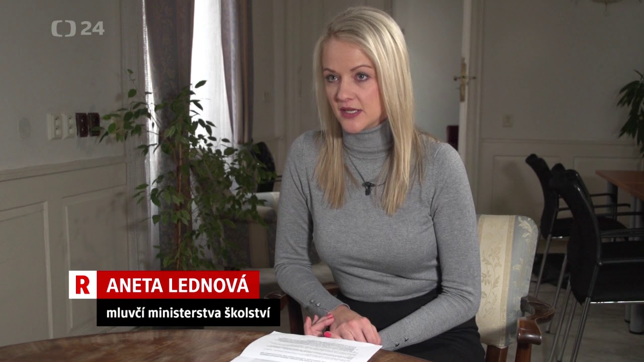 REPORT&Eacute;ŘI ČT - Paclikov&aacute; A., Srnka V. - V kancl&eacute;řově panstv&iacute;