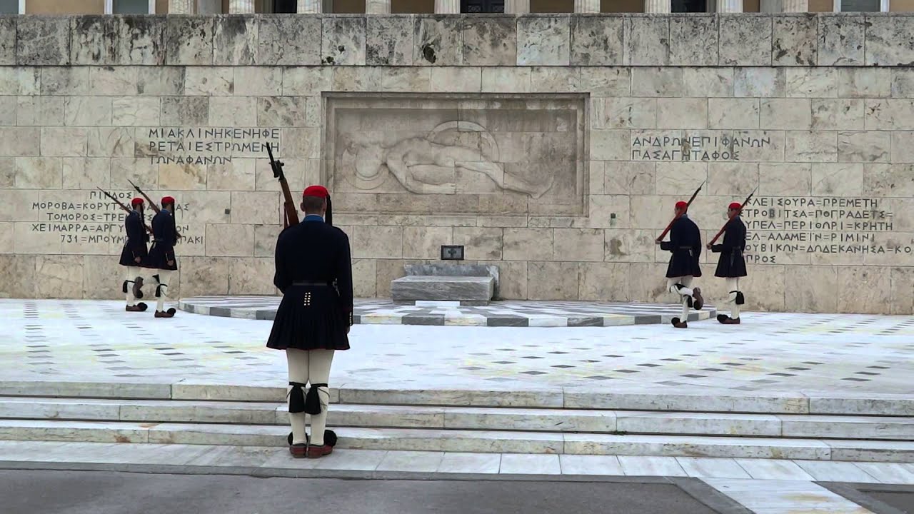 Как служат в Греции
