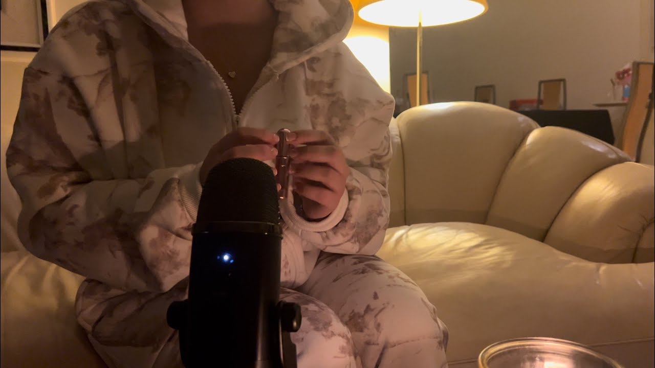 ASMR awkward wallet items tapping & scratching 