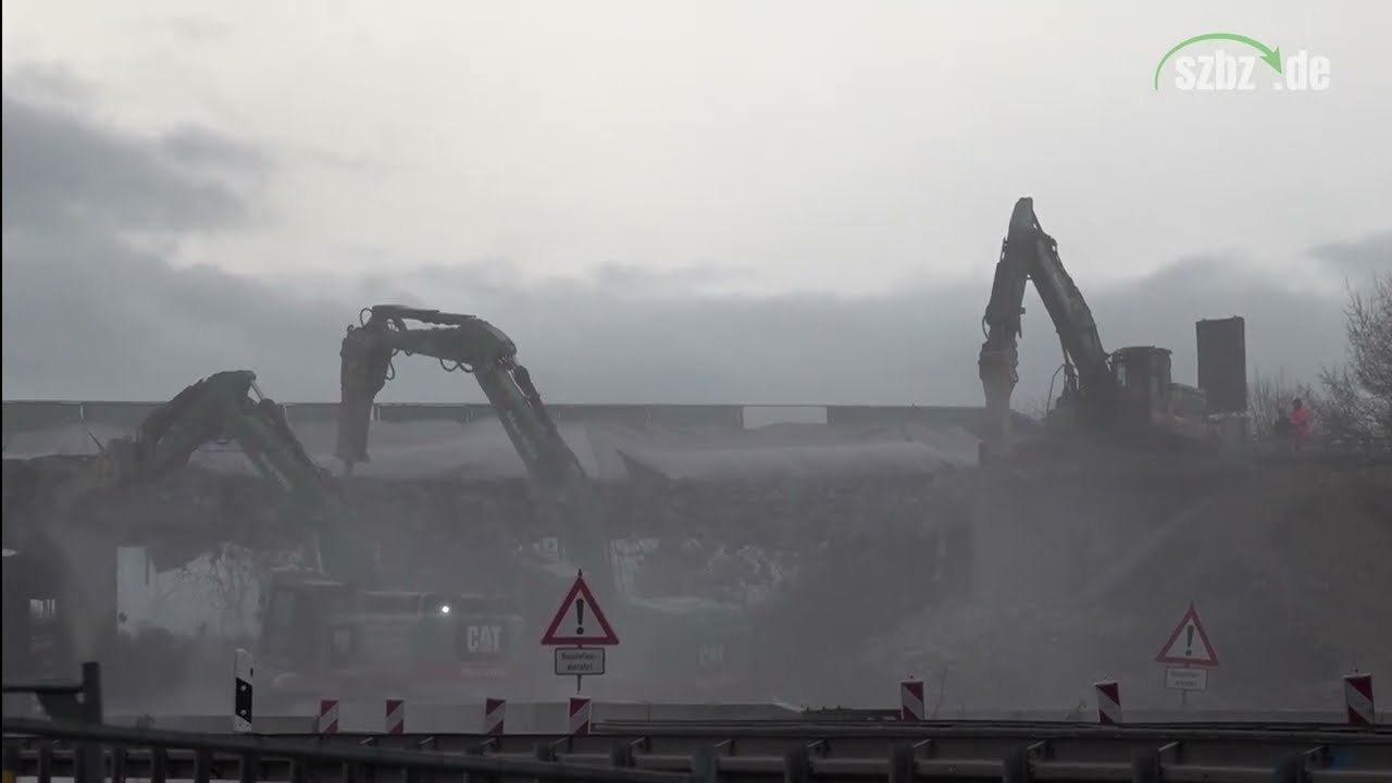 Abriss des nördlichen Brückenteils – Ausbau Autobahn A81