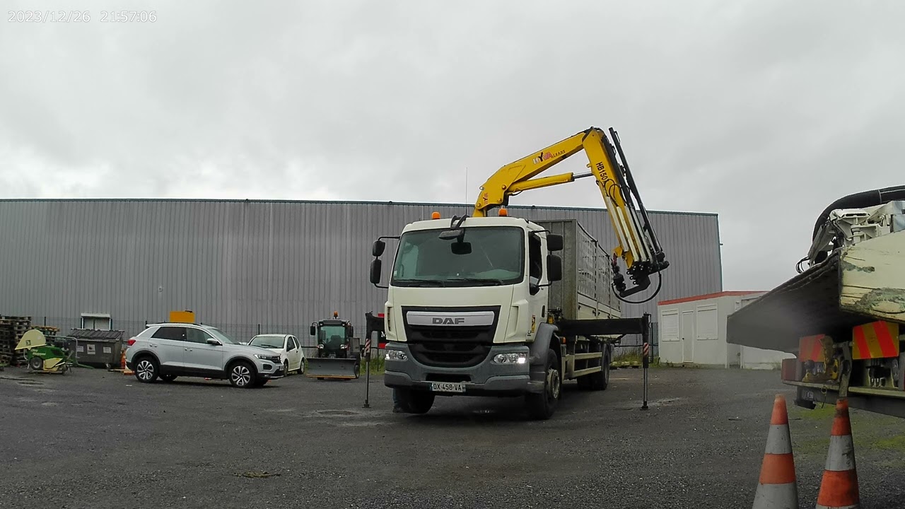 DAF CF AVEC GRUE HYVA HB150X E3 - PTAC 18T -  DIESEL - 261477 KMS Mercier & Cie