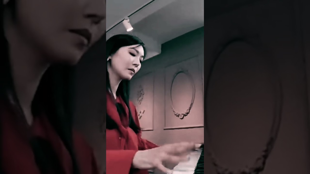 Kim So Yeon on piano #thepenthouse #kimsoyeon #piano #dorama