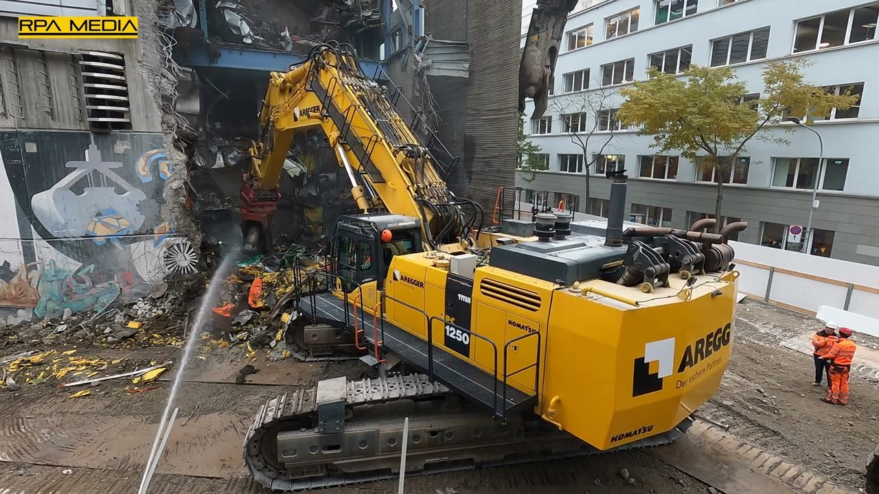Aregger's 200 tonne Komatsu PC1250