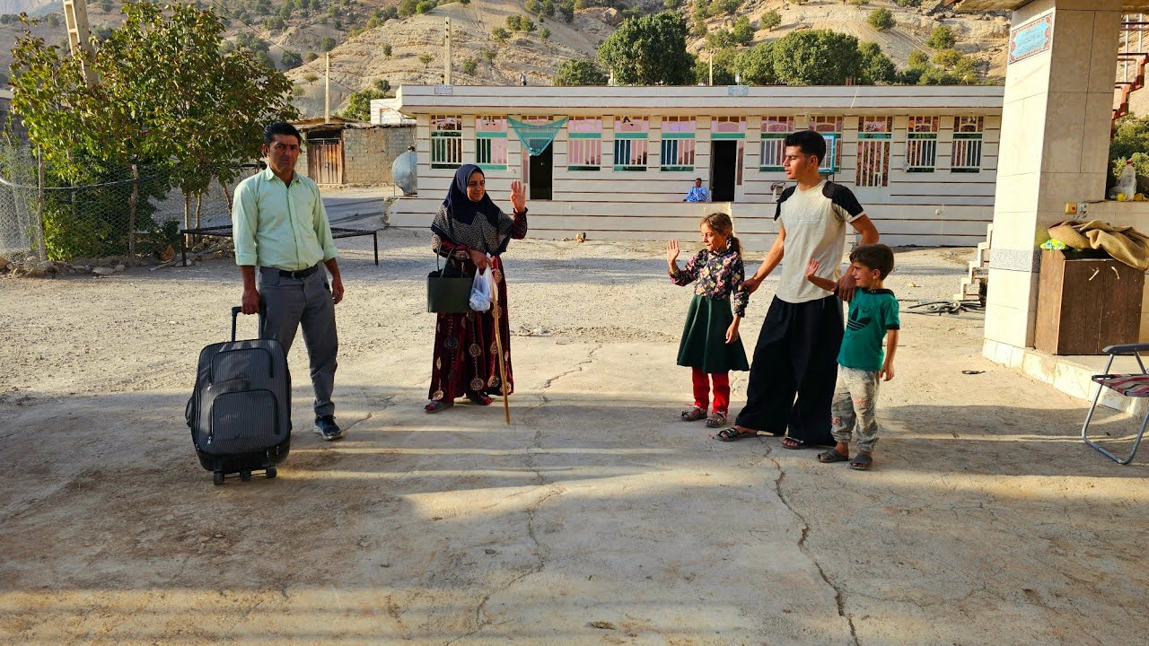Nomadic Life: Searching for Honey and Picking Figs in the Mountains 🍯🌄