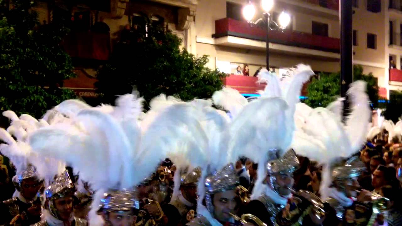 La centuria macarena entrando en la catedral 2015