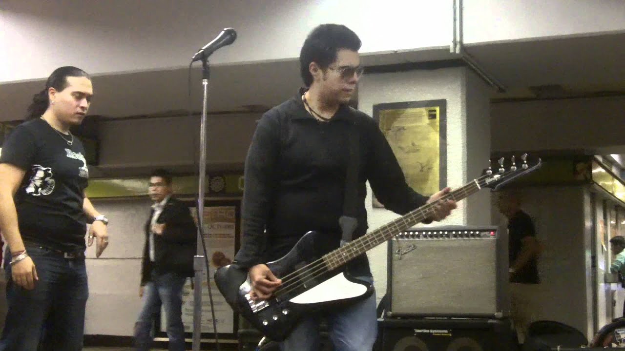 Pixel - Los Dioses Ocultos (Cover Caifanes) @ Metro Copilco 31oct11 www.rockxmexico.com