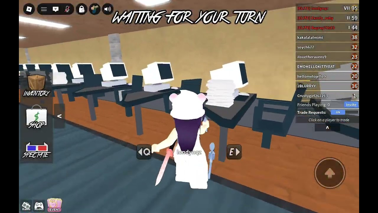 Playing mm2 (im a noob)