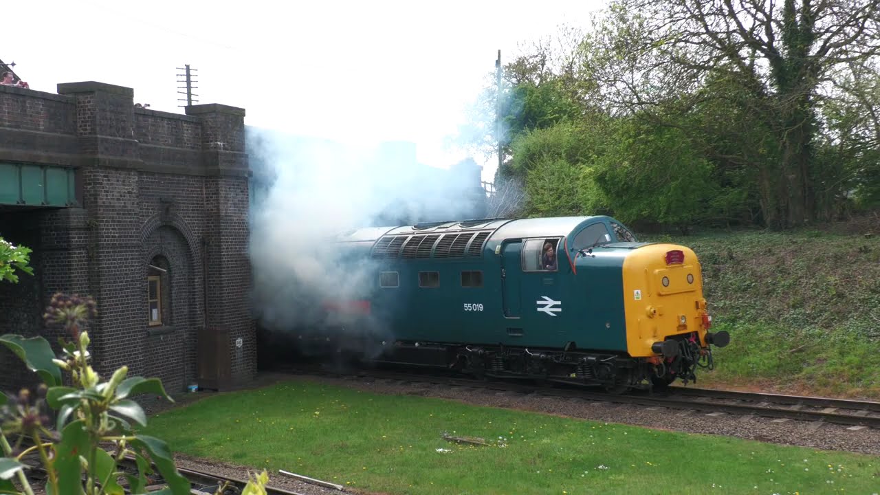 55019 departing Quorn on two engines   26 04 2025