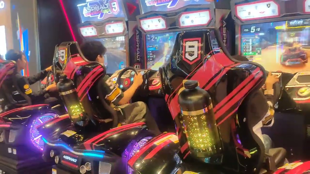 Alika balapan mobil dengan bang aal dan bang Davi di Timezone Medan Fair Plaza 