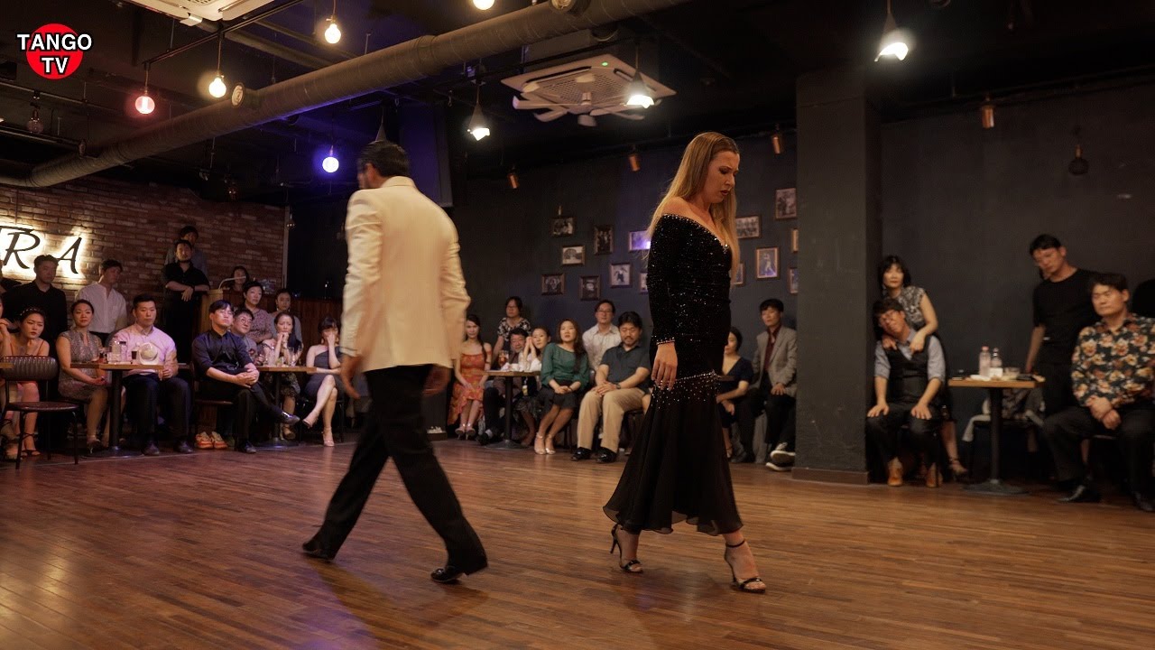 Jose Luis Salvo & Carla Rossi #5 - Por la vuelta - Carlos Rossi