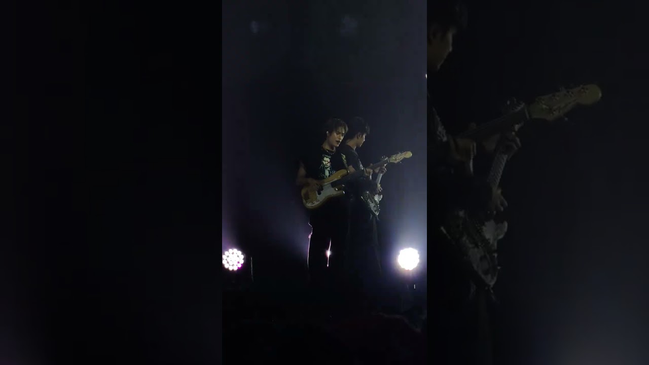 20260215 : แค่หลับตา + Yours EVER - Krist Gemini Perth Nanon Riser concert Day3