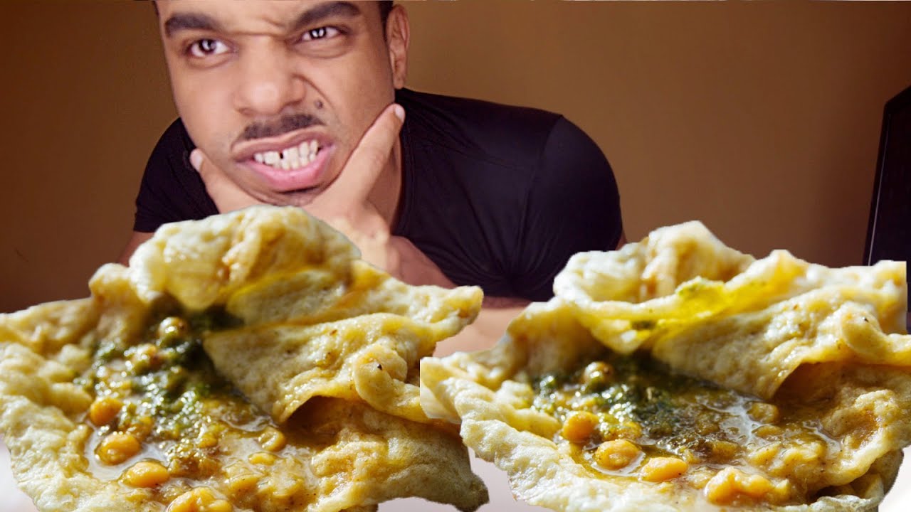 46 ASMR : Eating Trinidad's Doubles & Whispering. 🤔 🤔 🤔