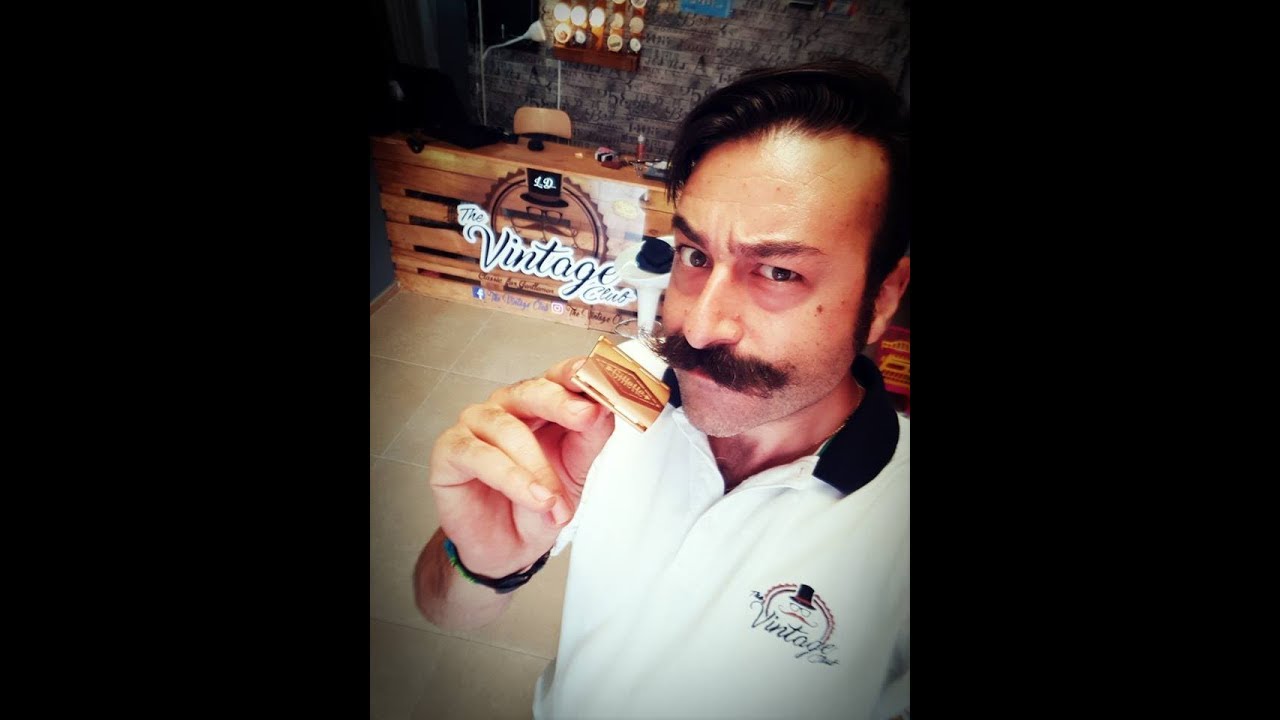 Gillette Tech Gold Plated 1953 - Scheermonnik - Pinaud Gin - Dorco St301