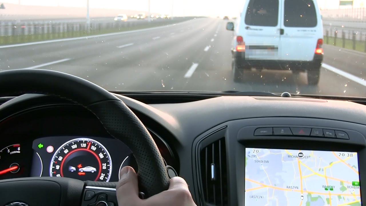 System ostrzegania przed kolizją (FCA) w samochodzie Opel Insignia :: [1001cars]
