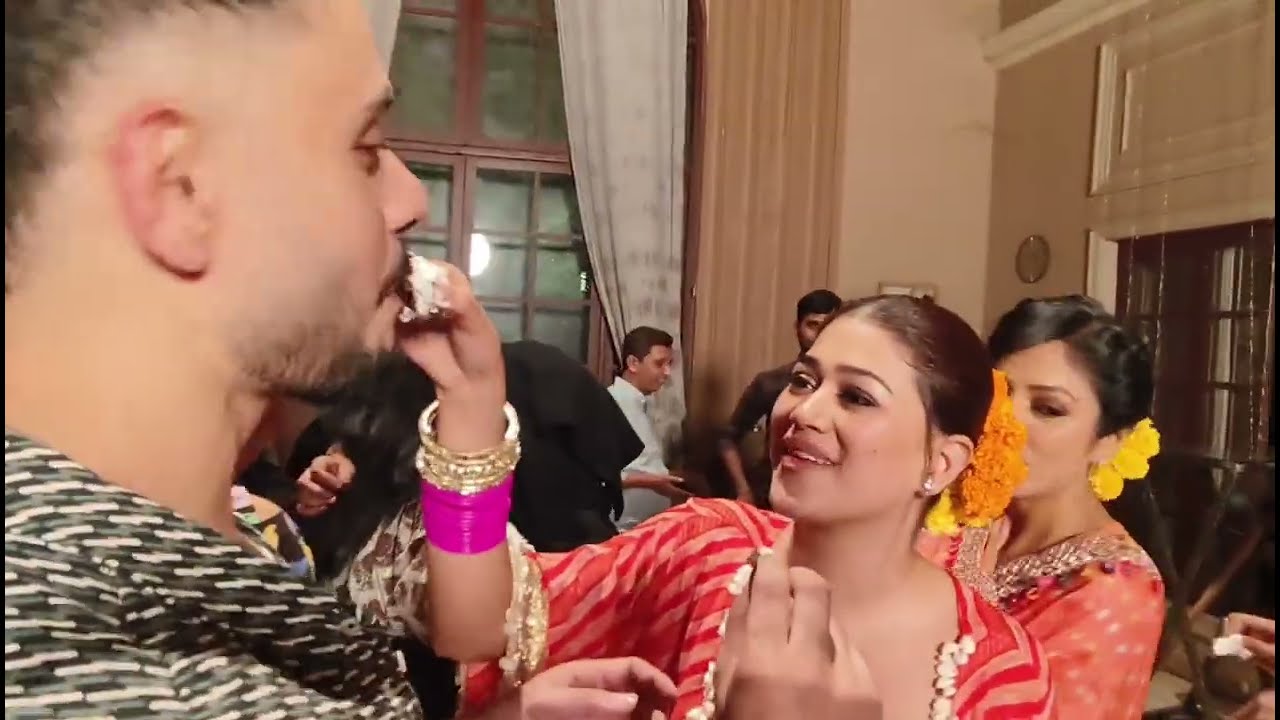 Aaj Mannat ke 250 episode pure Ho Gaye isliye humne set per Aaj cake kata aur celebration Kiya 