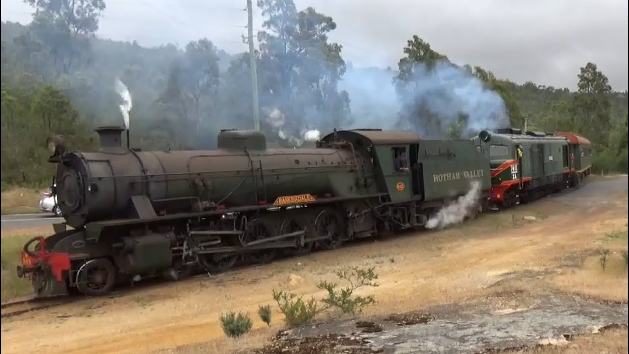HVR Steam Ranger 22 Oct 2023 with W945 XA1401 and F40