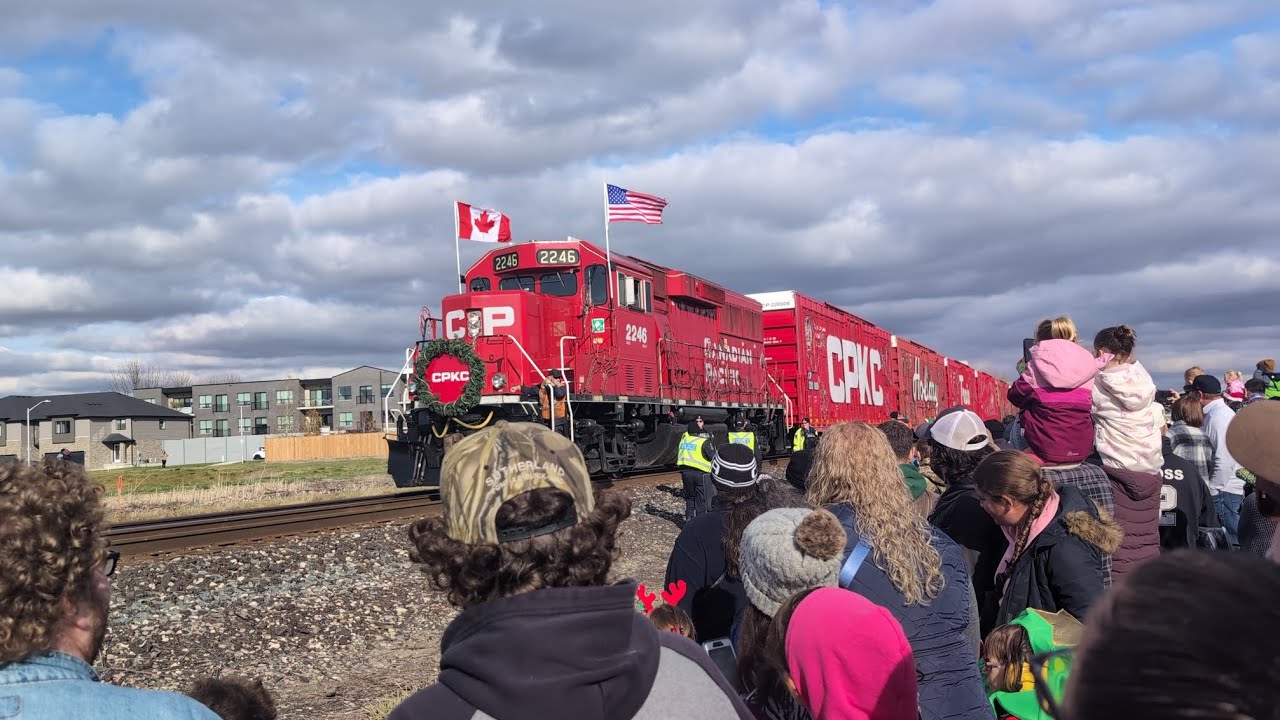 CPKC Holiday Train 2025 in Chatham, Ontario! Nov 22, 2025