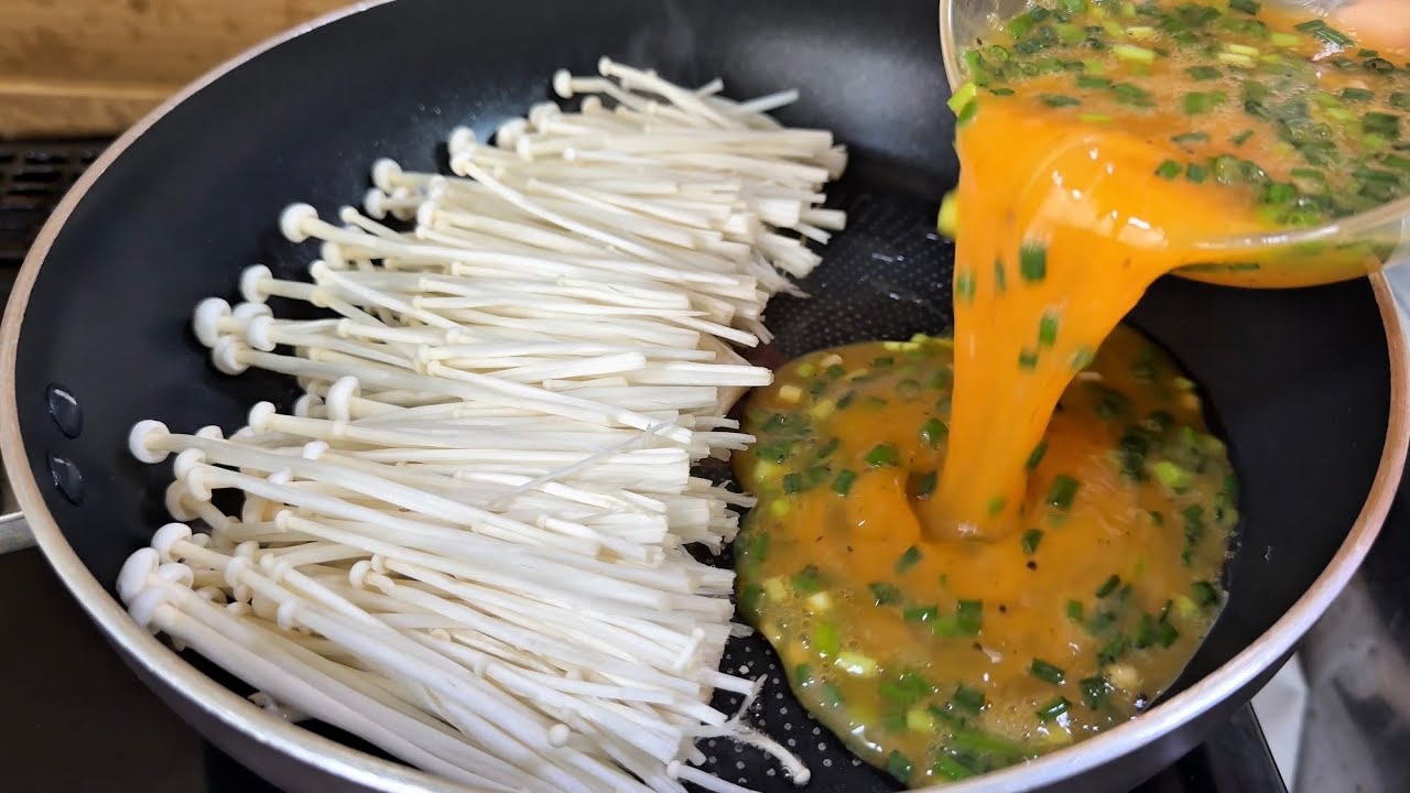 えのき茸に卵をかけると奇跡が！美味しくて、軽くて、ヘルシーな一品！