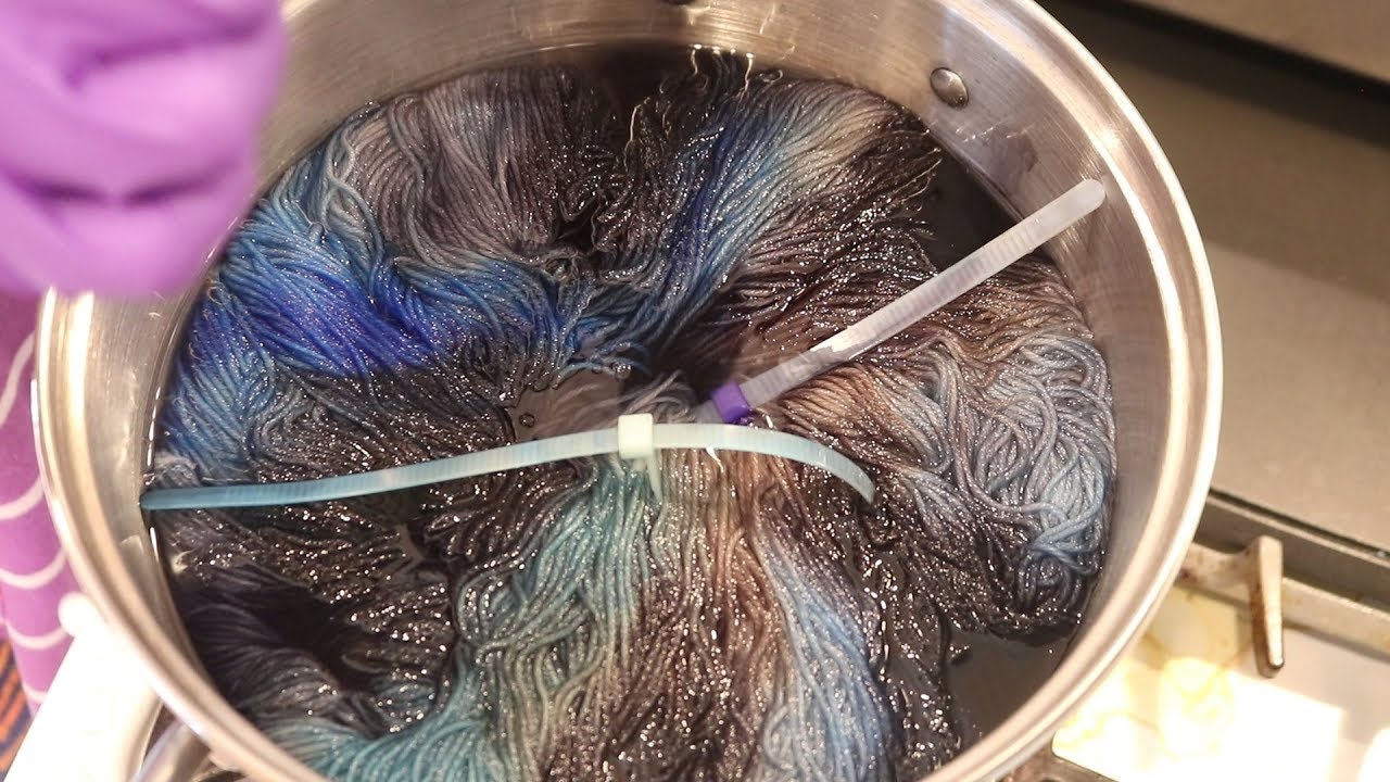 Dyepot Weekly #178 - Space Dyeing Yarn; What Happens Beneath the Surface?