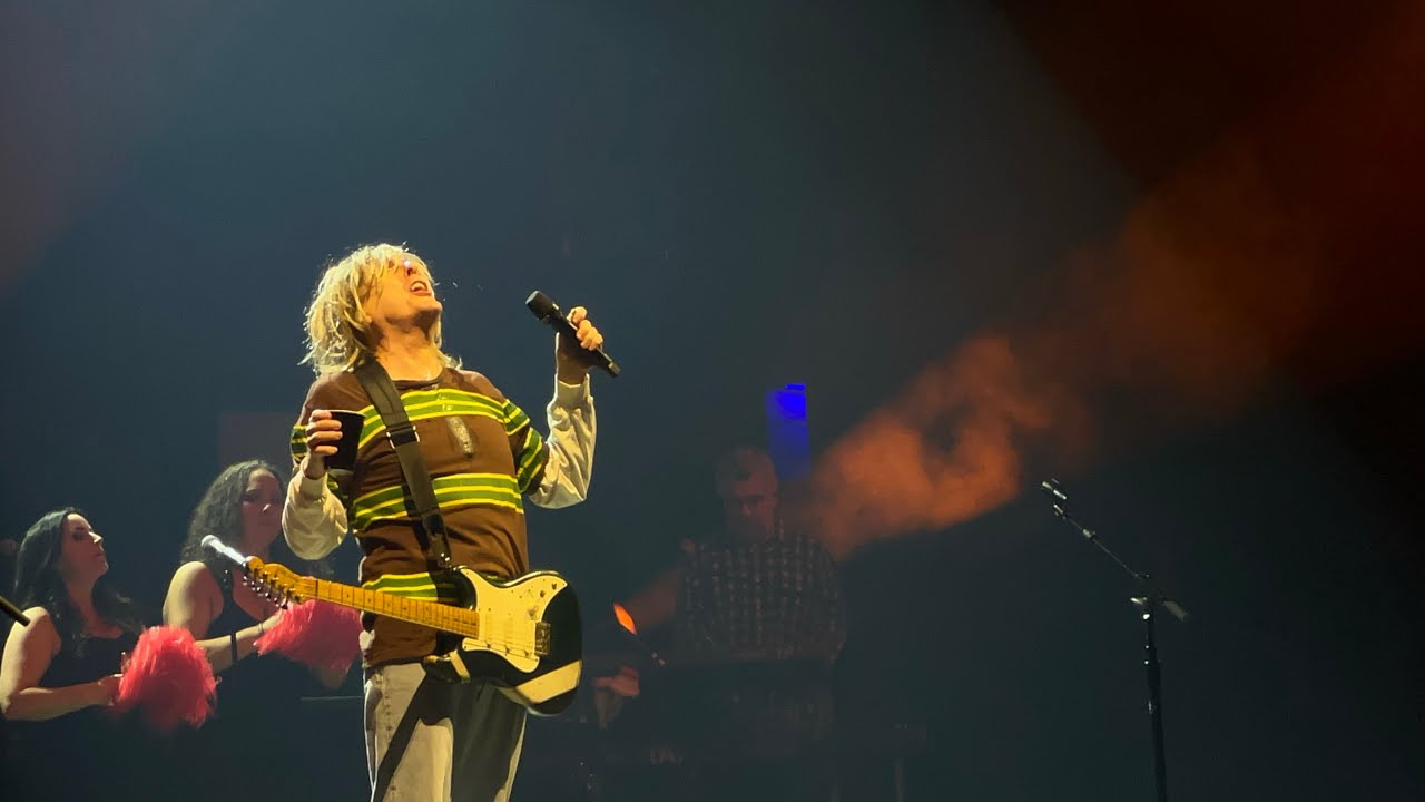 “Weird Al” Yankovic - “Smells Like Nirvana” - Live in Kalamazoo, MI 2025