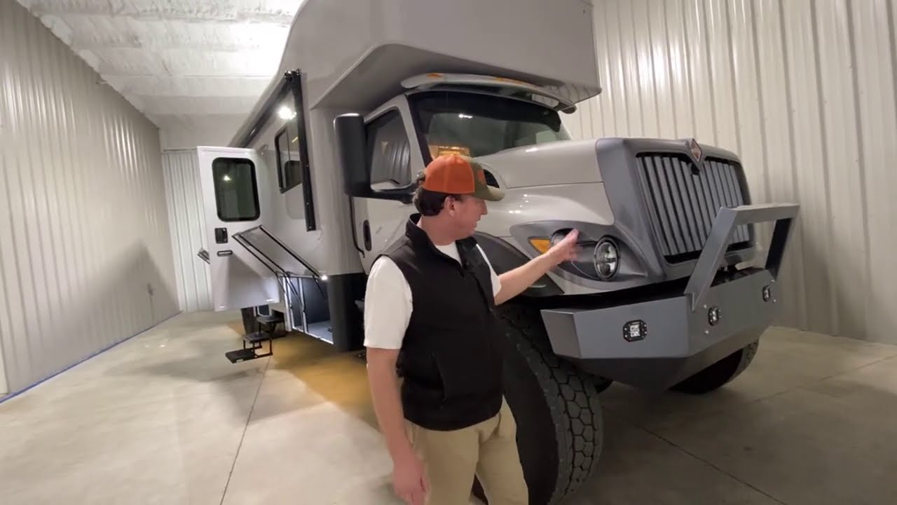 SOLD 2021 Showhauler Expedition Overland International HV507 from Performance Motorcoaches