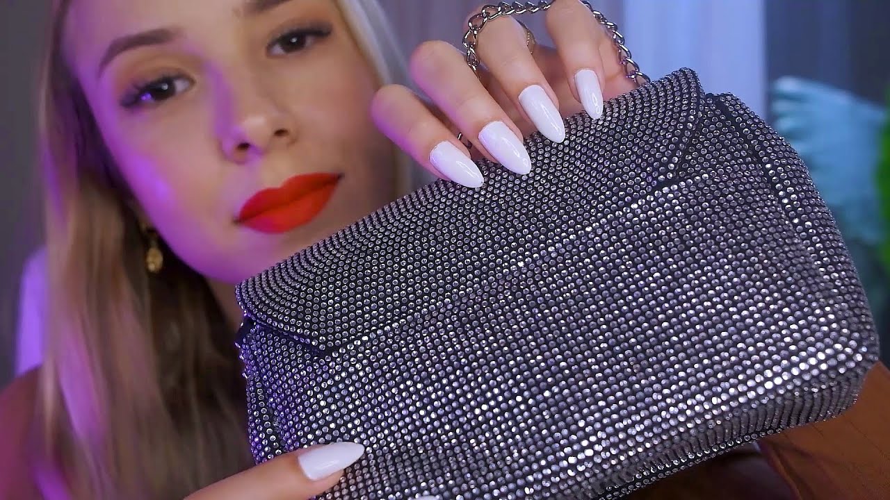 ASMR - RELAXE ENQUANTO MOSTRO MINHAS BOLSAS 👛 (scratching, tapping..)
