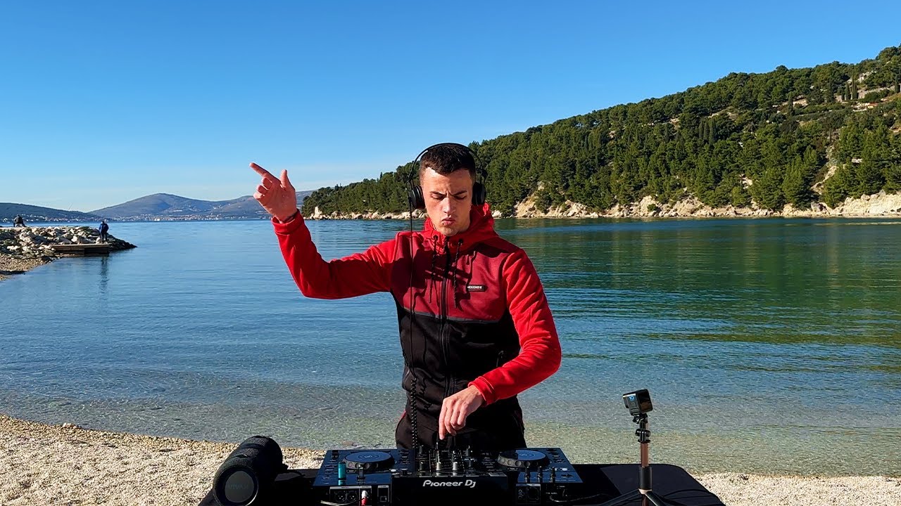 Flowing Jackin, Funky House Mix Set Selected by Felipe Grande