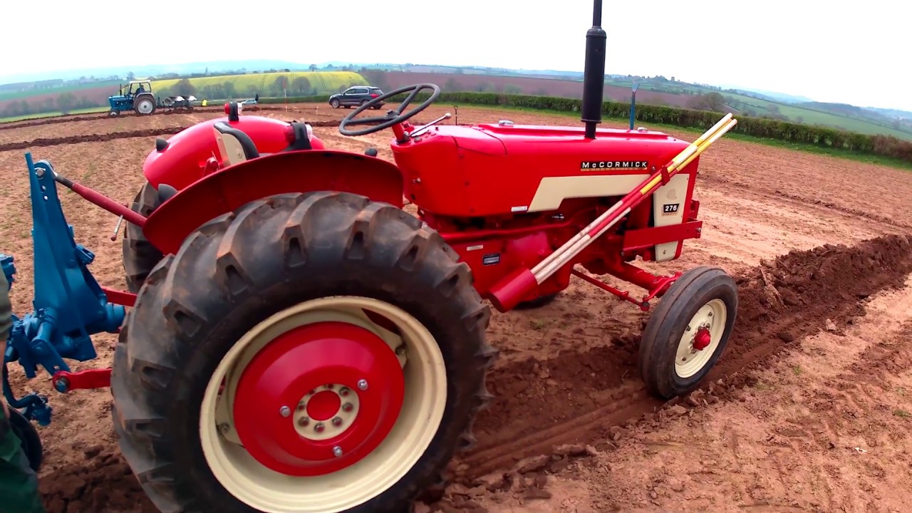 1970 McCormick International Harvester 276 2.4 Litre 4-Cyl Diesel Tractor (38HP)