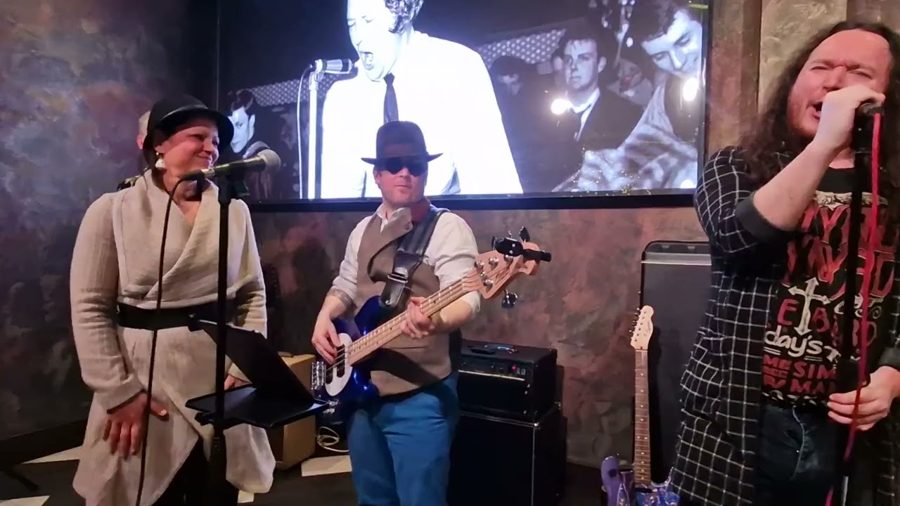 Slide Boy Roy Band Live at Henry's Blueshouse at Snobs Bar