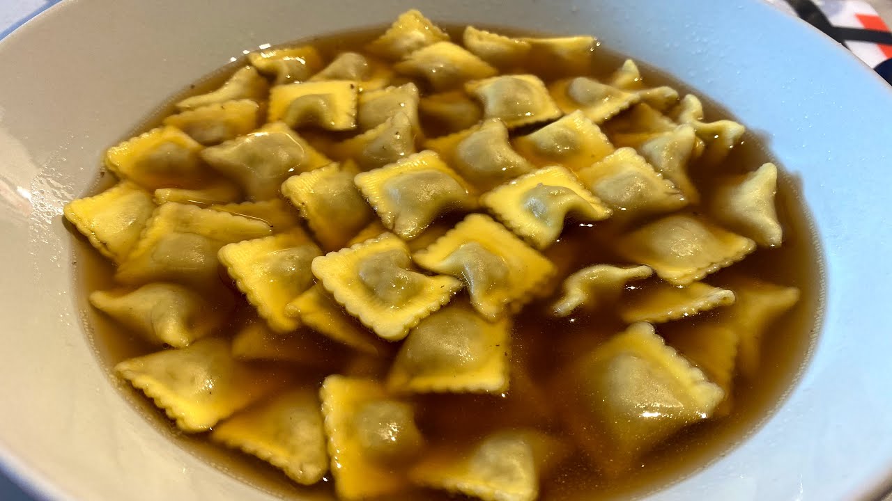 il Brodo di carne (coi quadrucci al prosciutto del Pastificio della Garfagnana)