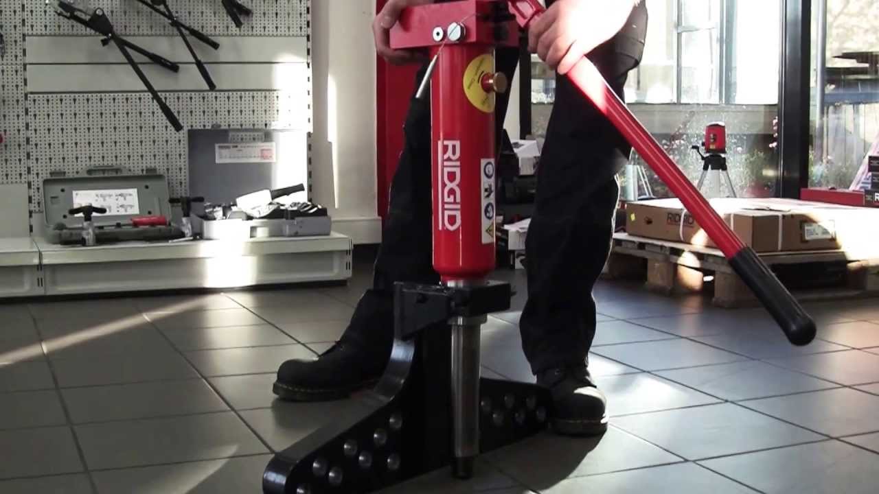 RIDGID - How To Bleed Air From A Hydraulic Pipe Bender