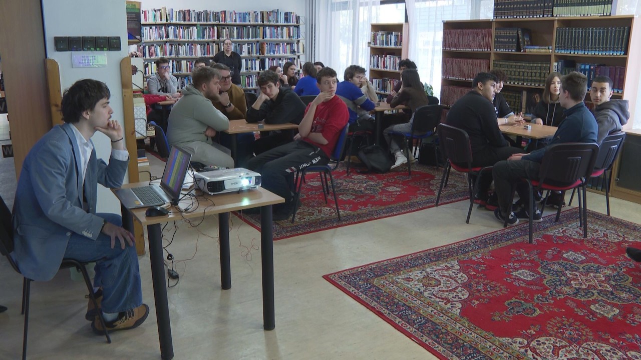 Anyanyelvi szabadegyetem – játékra hívták a diákokat