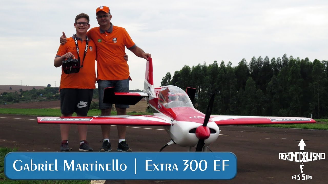 GABRIEL Martinello voando seu EXTRA 300 da Extreme Flight