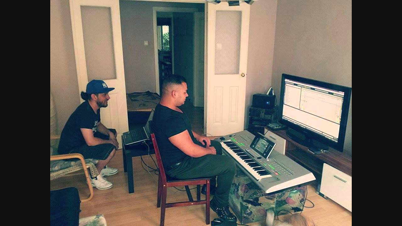 V&aacute;radi Ren&aacute;t&oacute; feat. Mr. Andreas - Egy dallam ( Prod. by CobyStyle ) (HD)