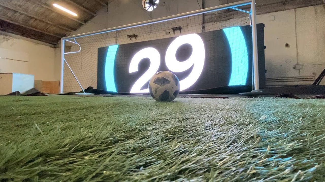Live Penalty - the mobile game that connects the real and the digital world of football/soccer!
