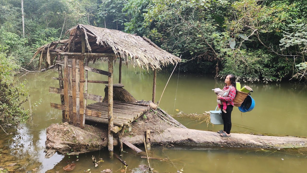 What happens when a single mother returns to renovate a bamboo house in a pond?