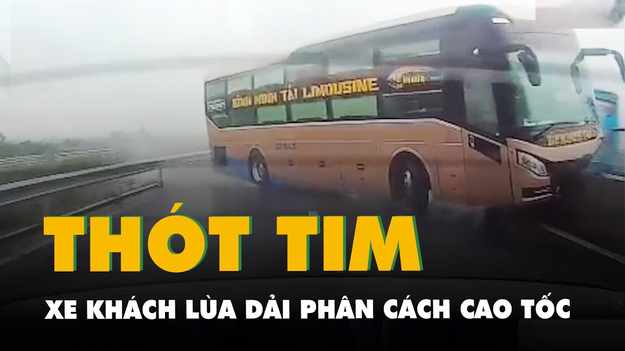 Khoảnh khắc thót tim: Xe khách lùa dải phân cách cao tốc rồi 'cắm đầu' xuống mương nước