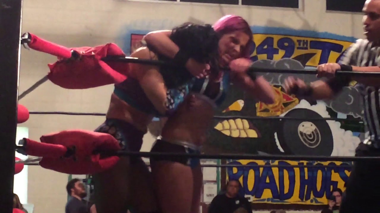 “The MegaStar” Angel Blue vs Thunder Rosa