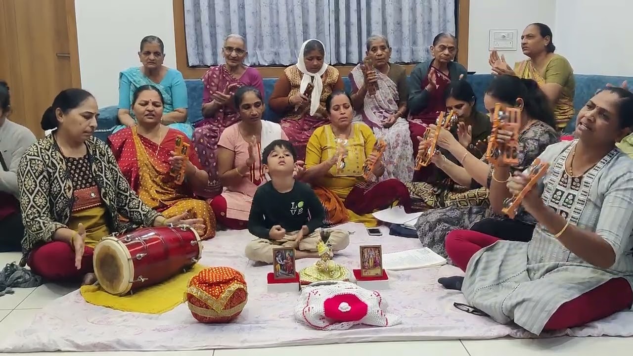 નવોથાળ 🙏 રસોઈ બનાવું કે થાળ પીરસાવું હાલ કાના હાલ તને ભાવે જમાડું 🙏 લખેલું છે 👇
