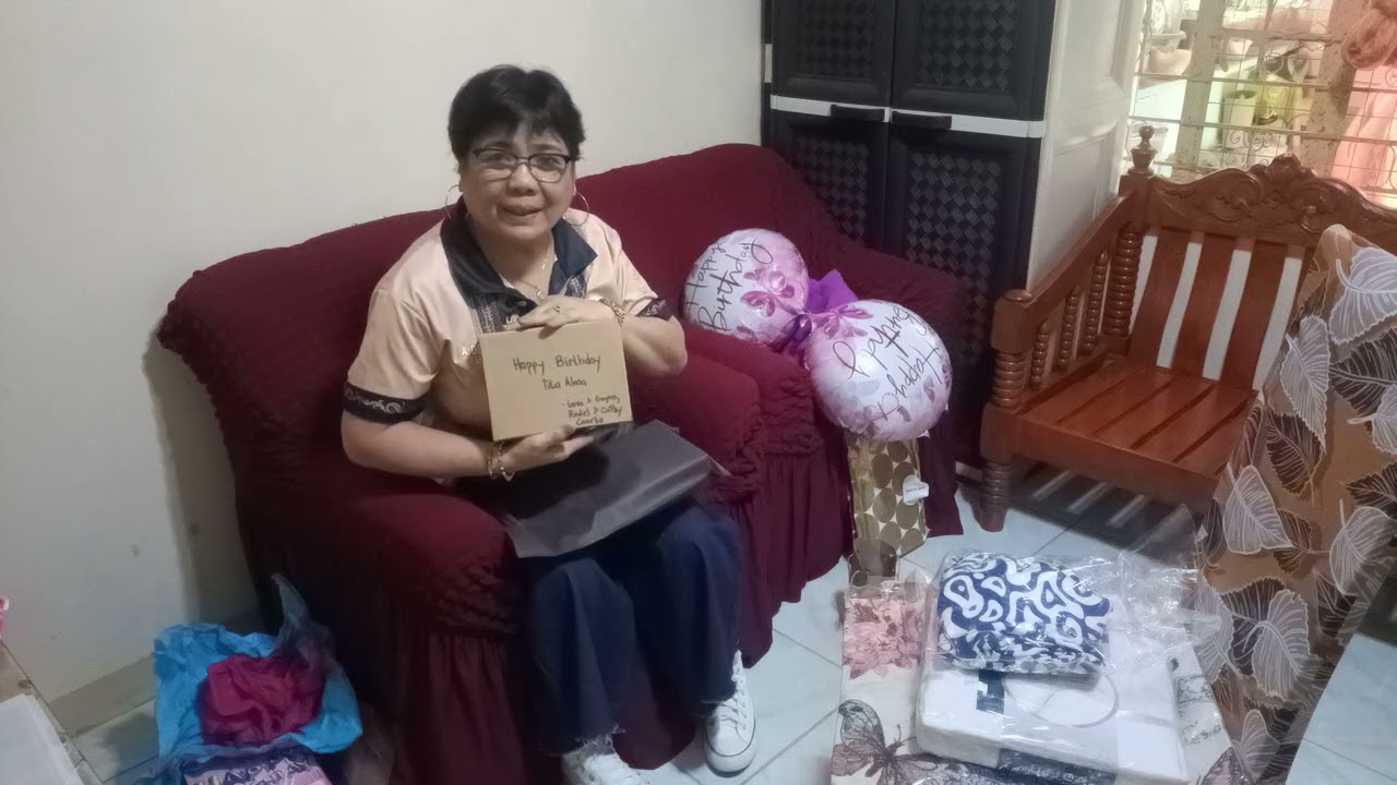 Mama Unboxing Gifts from ZLovers