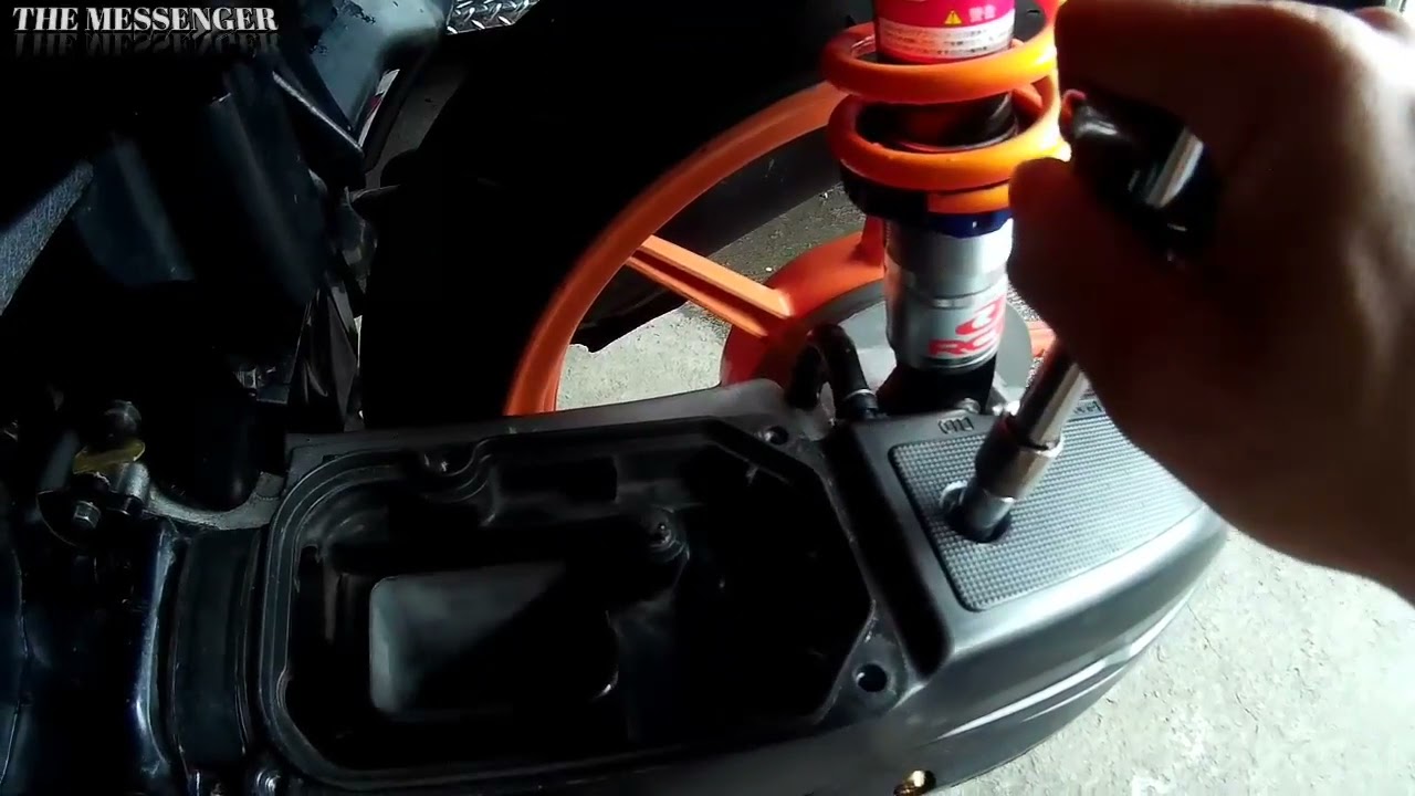 How to remove crankcase/cleaning pulley set on mio sporty