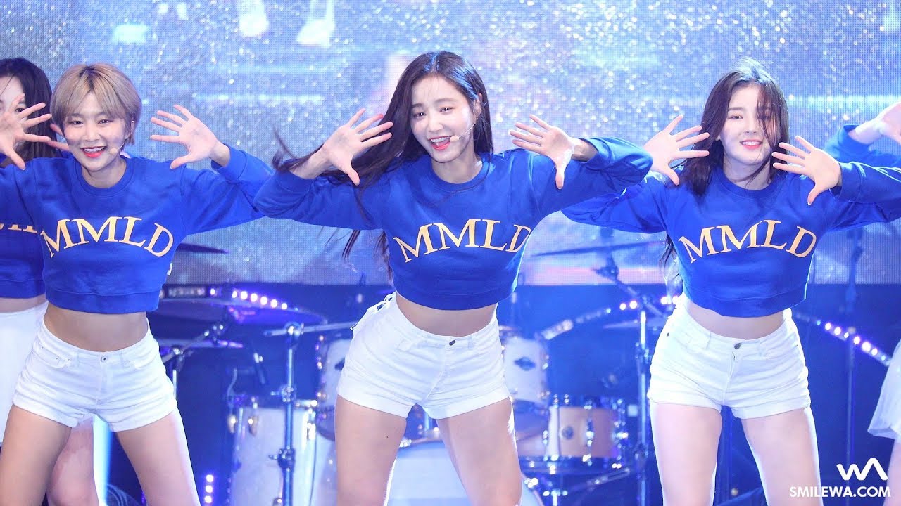 180331 모모랜드 (MOMOLAND) '짠쿵쾅' 연우 직캠 @평창 넘어 세계로 4K Fancam  by -wA-