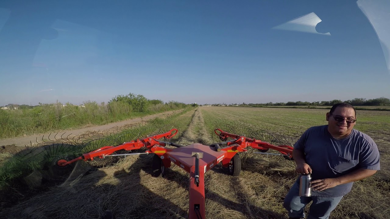 Transporting and Raking with Kuhn SR 110 GII