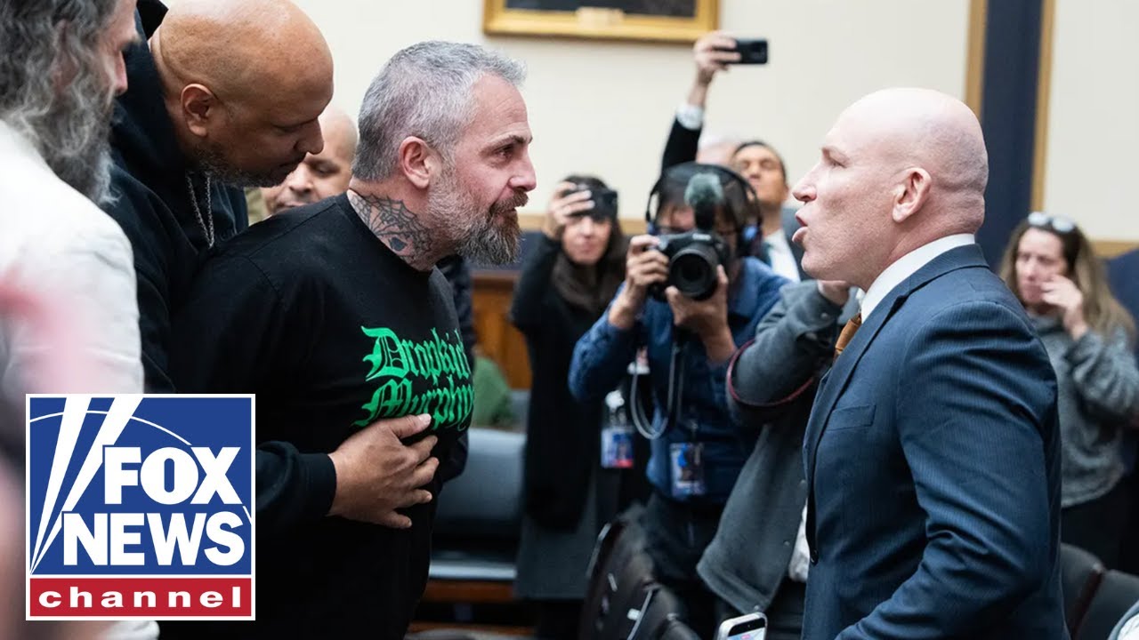 WATCH: 'Chaotic' scene ERUPTS as Jack Smith arrives for high-stakes public hearing