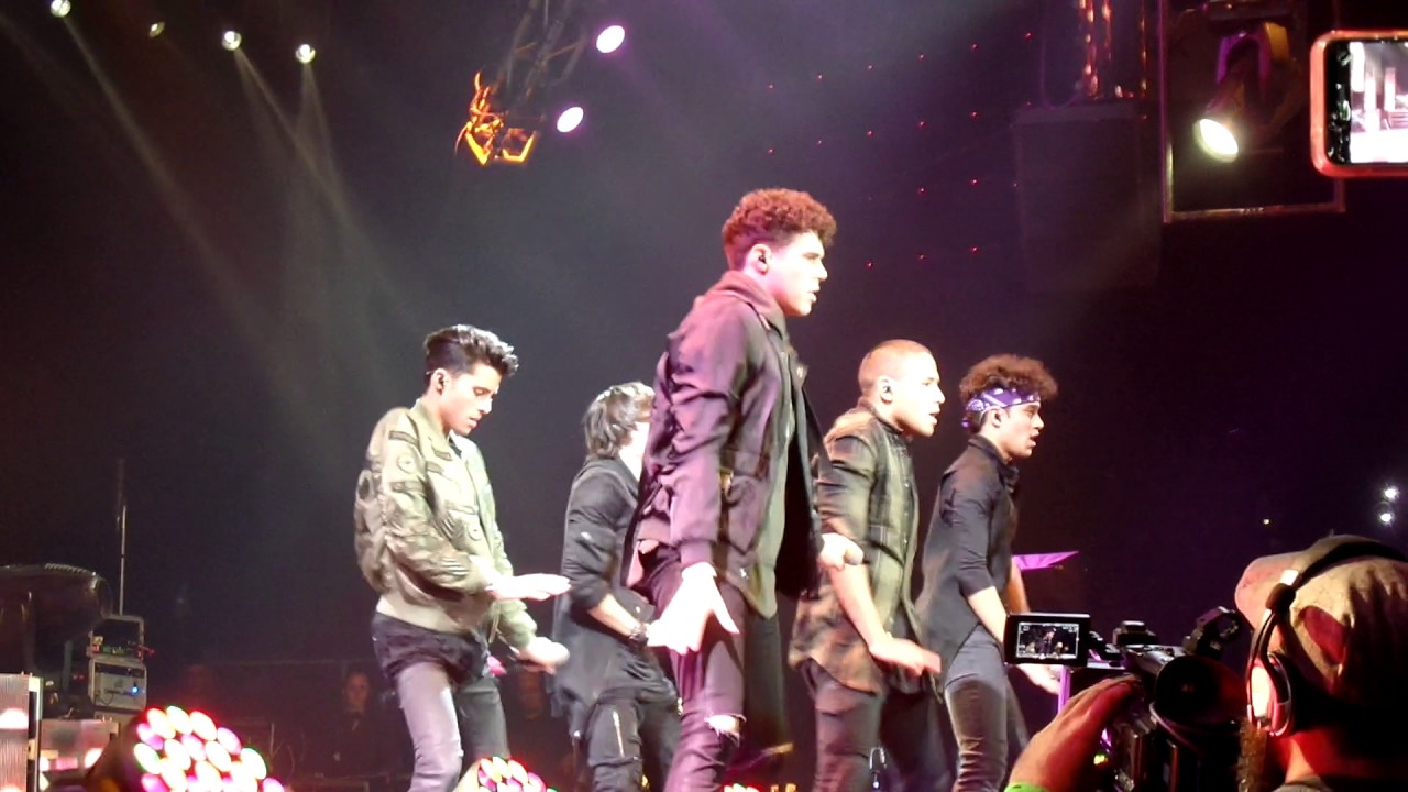 CNCO - Tan Fácil Luna Park 26/05/17 HD