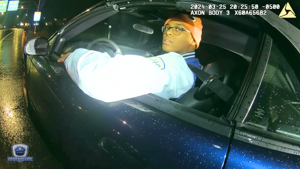 Police Confront Bully Over Expired Tags, He Loses it